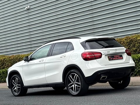 Mercedes-Benz GLA Class GLA 180 URBAN EDITION 8