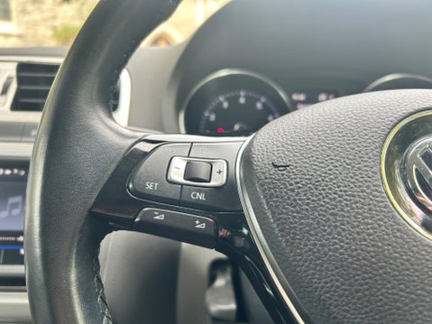 Volkswagen Polo BEATS TSI DSG 21