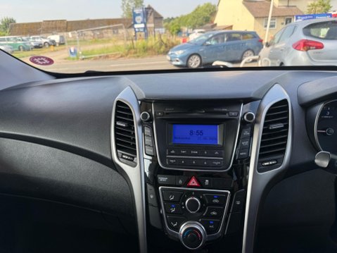 Hyundai i30 1.6 CRDi Blue Drive Active Euro 5 (s/s) 5dr 8