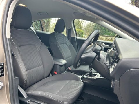 Ford Focus TITANIUM 4