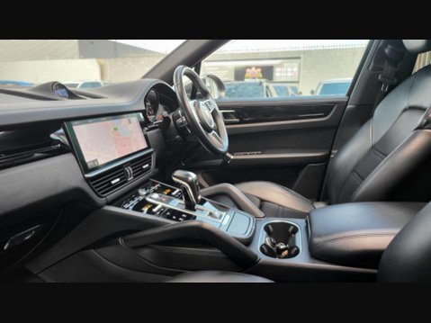 Porsche Cayenne V6 12