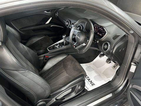 Audi TT 1.8 TT Black Edition TFSI 3dr 38