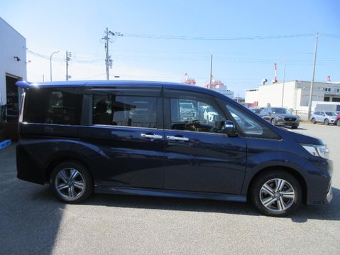 Honda Stepwagon RP5 Spada 2.0 Hybrid 2
