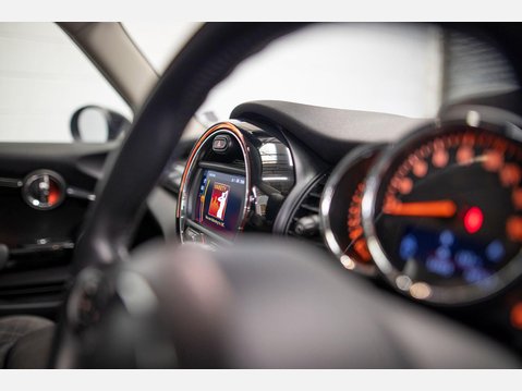 Mini Hatch 2.0 Cooper S Euro 6 (s/s) 3dr 22