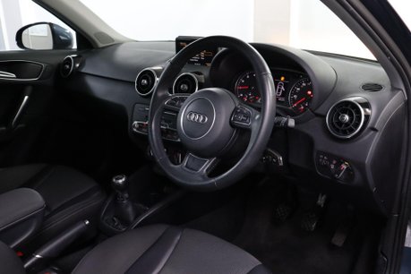 Audi A1 TFSI SPORT 5
