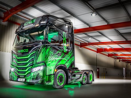 Introducing the IVECO S-Way 500 CNG 6×2 – A Force of Nature 2