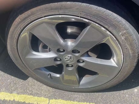 Toyota Auris 1.8 VVT-h T4 Hatchback 5dr Petrol Hybrid CVT Euro 5 (s/s) (136 ps) 9