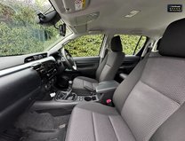 Toyota Hilux Active | 2.4 LT | AC | Sensors | Double Cab | 13