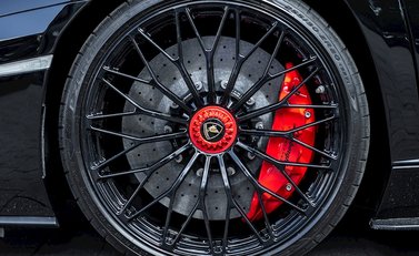 Lamborghini Aventador S LP740-4 Roadster 14