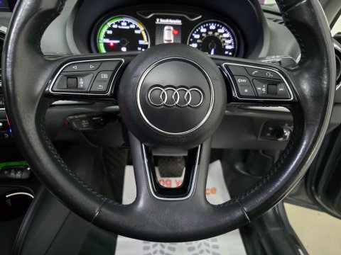 Audi A3 1.4 TFSI e-tron Sportback e-S Tronic Euro 6 5dr 8.8kWh 28