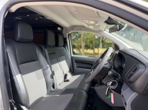 Peugeot Expert 2.0 Expert Professional Standard Blue HDi 6