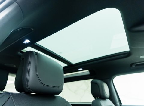 Land Rover Defender 90 V8 P525 Urban 12