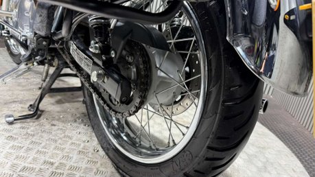 Royal Enfield Classic 2023 LESS THAN 2K OUTSTANDING CONDITION PANNIERS SCREEN ETC 350CC 19