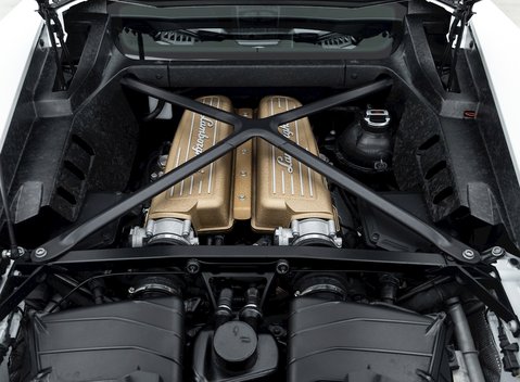 Lamborghini Huracan LP640-4 Performante 26