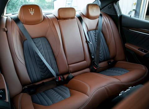 Maserati Ghibli GranLusso 13