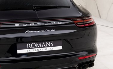 Porsche Panamera Turbo 23