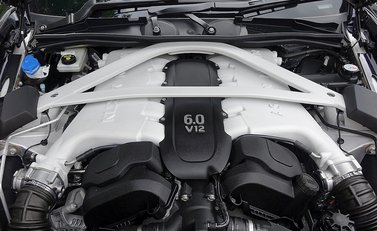 Aston Martin Vanquish Volante 26