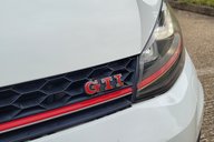 Volkswagen Golf GTI 11