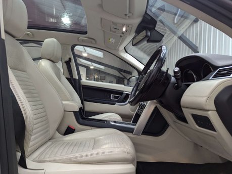 Land Rover Discovery Sport 2.0 Discovery Sport Luxury HSE TD4 Auto 4WD 5dr 49