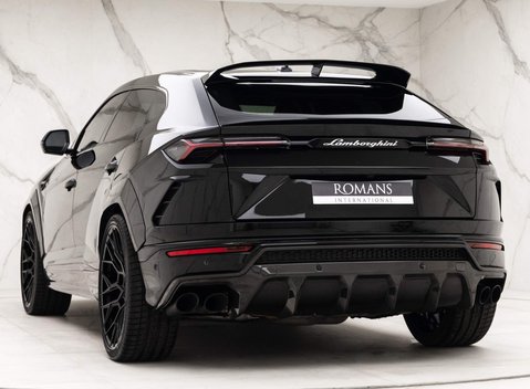 Lamborghini Urus 4