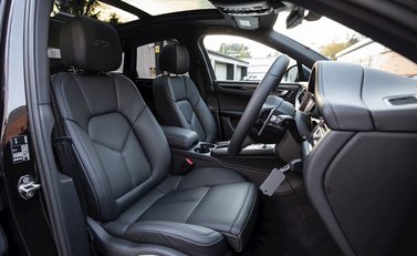 Porsche Macan GTS 12