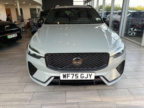 Volvo XC60 2.0 B5 MHEV Plus Black Edition Auto AWD Euro 6 (s/s) 5dr