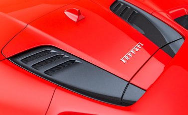Ferrari F8 Tributo Spider 37