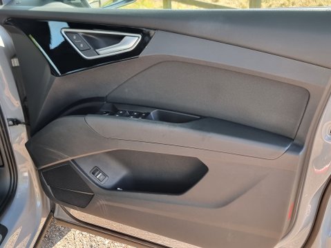 Audi Q4 SPORT 14
