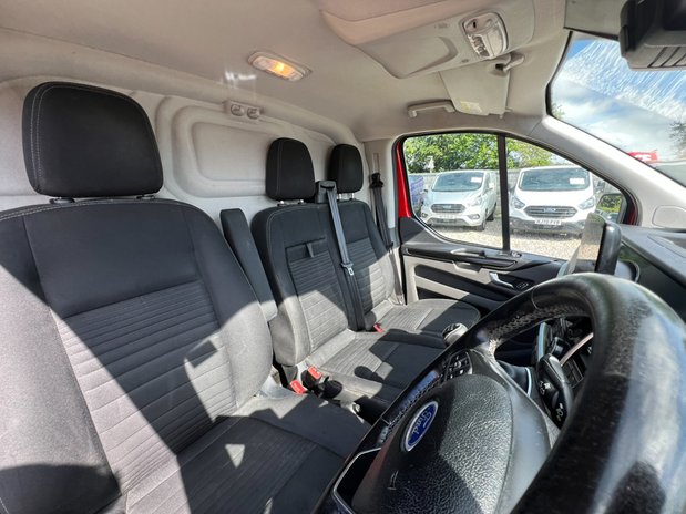 Ford Transit Custom SWB L1H1 (SOLD) Limited 300 Air Con Alloys Sensors EURO 6 28