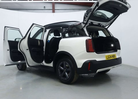 Mini Countryman 1.5C MHEV Classic SUV 5dr Petrol Hybrid Auto Euro 6 (s/s) (170 ps) 54