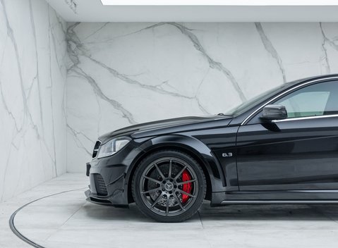 Mercedes-Benz C63 AMG BLACK SERIES 41