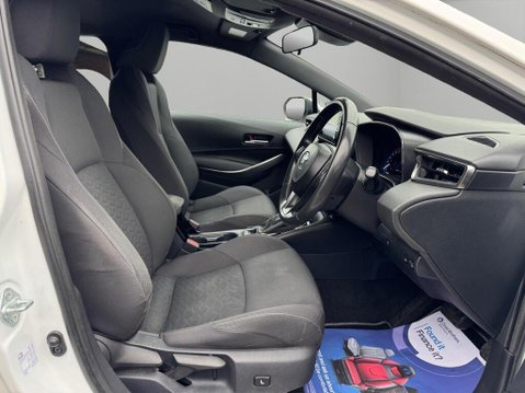 Toyota Corolla 1.8 VVT-h Icon Touring Sports CVT Euro 6 (s/s) 5dr 11