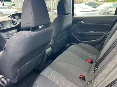 Peugeot 308 1.2 PureTech Allure EAT Euro 6 (s/s) 5dr 28