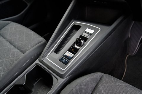 Volkswagen Golf LIFE ETSI DSG 39