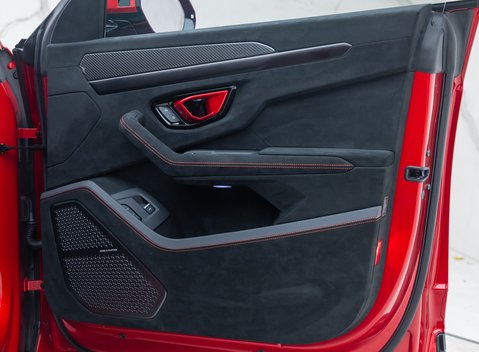 Lamborghini Urus PERFORMANTE 30