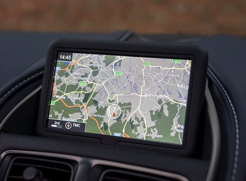 Aston Martin DB11 Volante 19