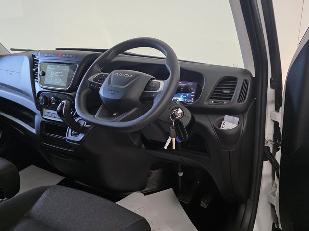 Iveco Daily Daily 35C14 Diesel 2.3 High Roof Business Van 4100L WB Hi-Matic 22