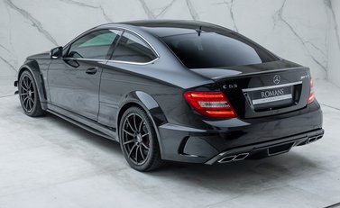 Mercedes-Benz C63 AMG BLACK SERIES 12