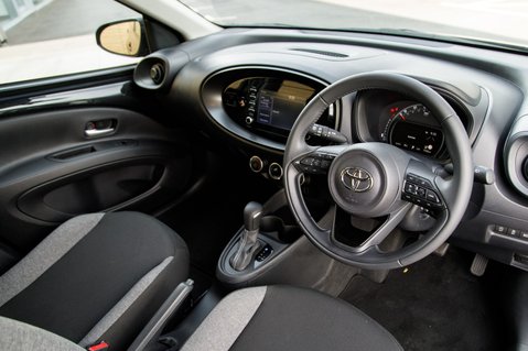 Toyota Aygo X VVT-I PURE 4