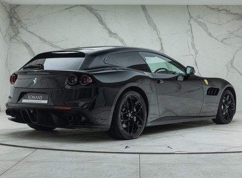 Ferrari GTC4 Lusso T 6