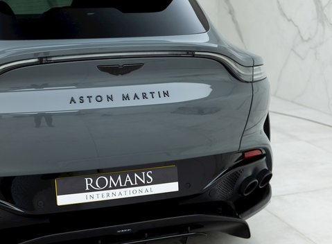 Aston Martin DBX 707 21