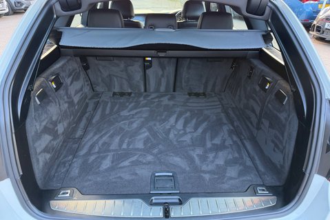BMW 5 Series 520D M SPORT TOURING 51
