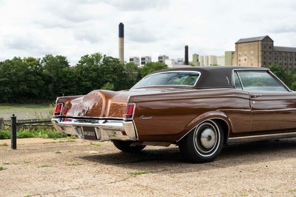 Lincoln Continental Mk III 14