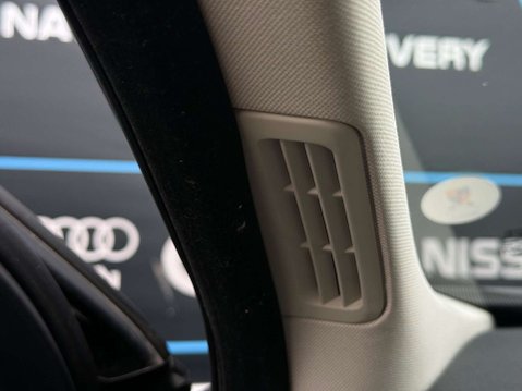 Land Rover Range Rover Evoque 2.2 SD4 Pure Auto 4WD Euro 5 (s/s) 5dr 75