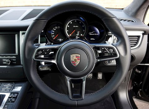 Porsche Macan Turbo 5