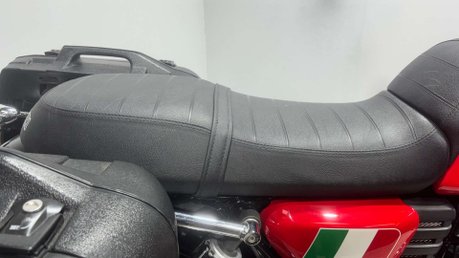 Moto Guzzi V7 750 2009 26K NEW MOT SERVICED 1 OWNER MODERN RETRO BIKE 750CC 39