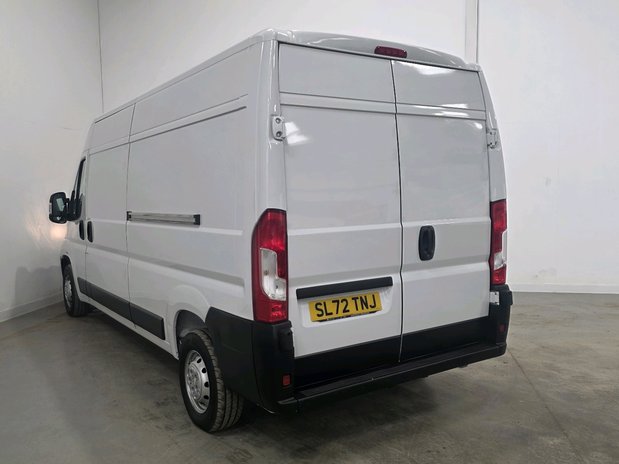 Vauxhall Movano Vauxhall Movano 3500 L3 Diesel FWD 2.2 Turbo D 140ps H2 Dynamic Van 10
