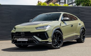 Lamborghini Urus PERFORMANTE 2