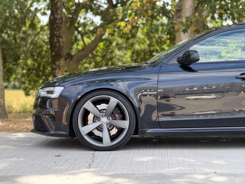 Audi RS4 4.2 RS 4 FSI Quattro Auto 4WD 5dr 37