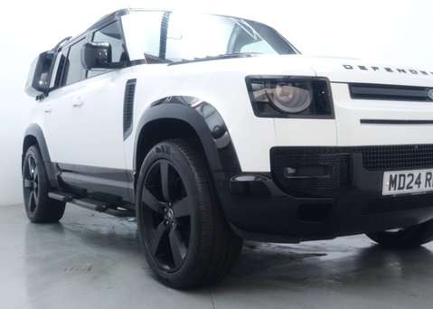 Land Rover Defender 3.0 Defender X-Dynamic HSE D300 MHEV A 4WD 5dr 9